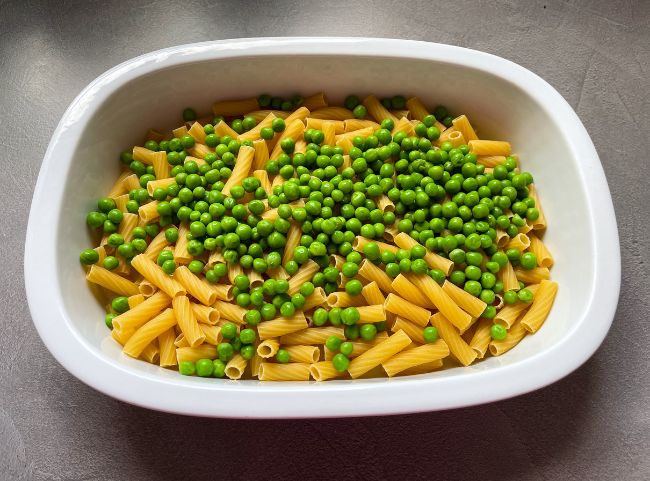 Nudelauflauf mit Erbsen