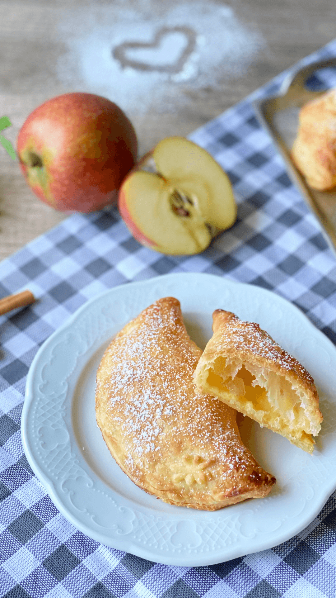 Apfel-Pudding-Taschen mit Blätterteig