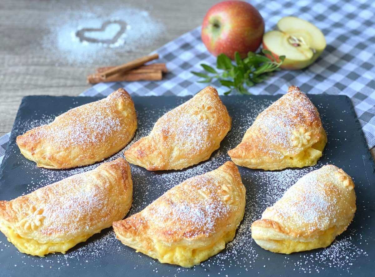 Apfel-Pudding-Taschen mit Blätterteig
