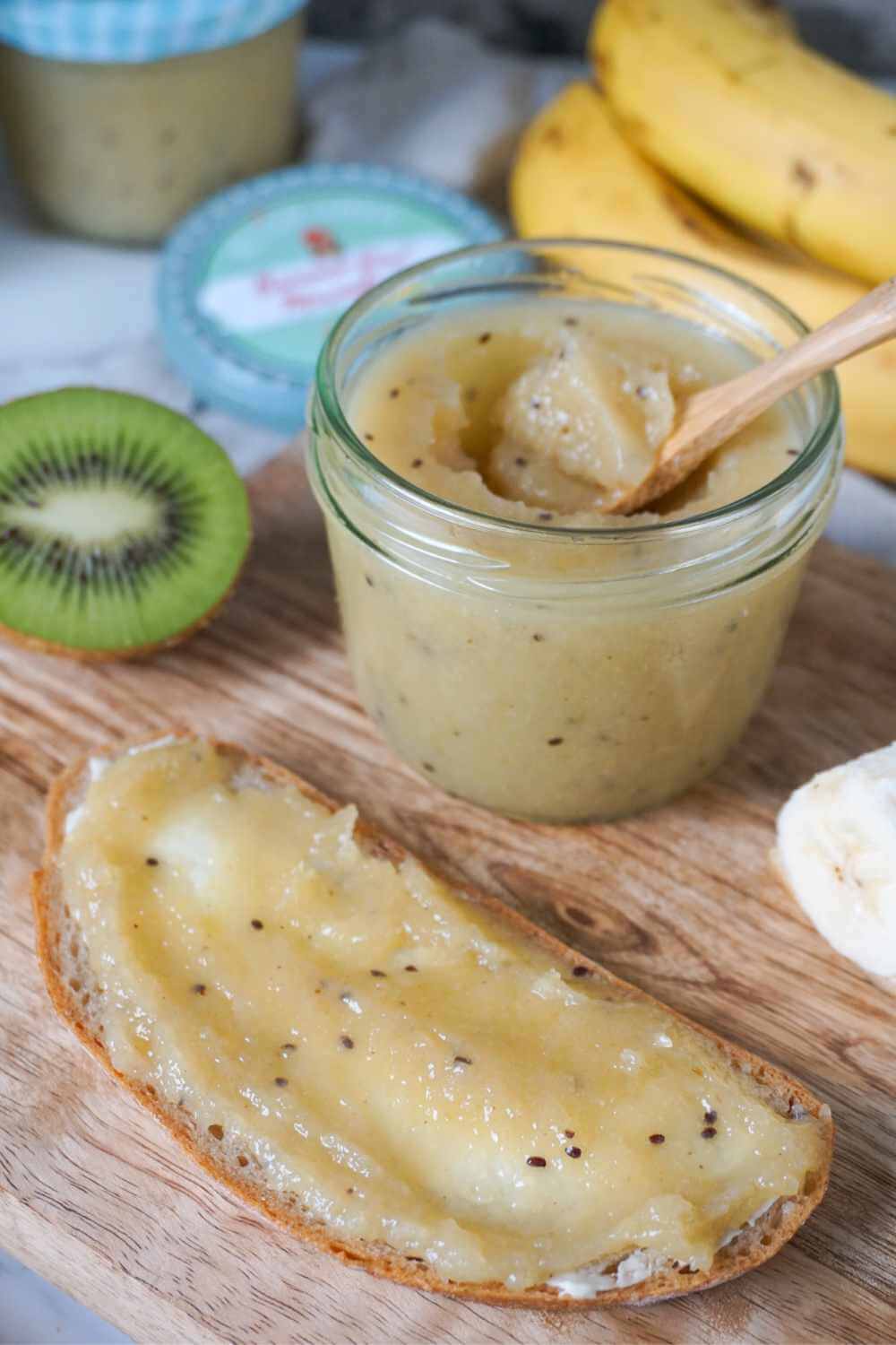 Bananen-Kiwi-Marmelade mit Apfel Bananen-Kiwi-Marmelade mit Apfel