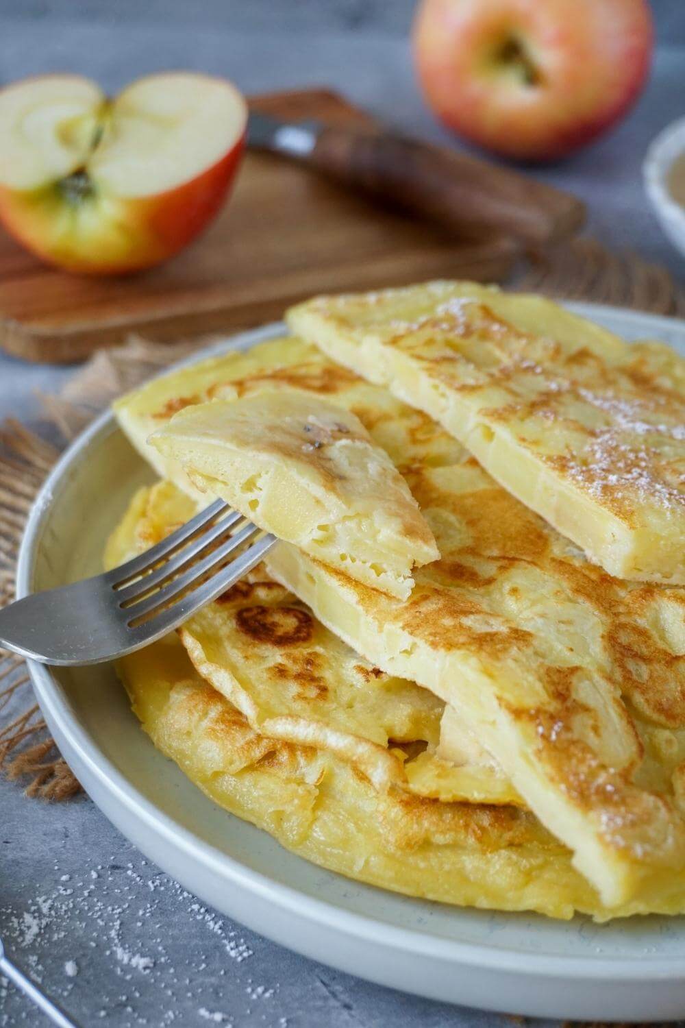 Apfelpfannkuchen – so einfach & fluffig wie bei Oma Apfelpfannkuchen – so einfach & fluffig wie bei Oma