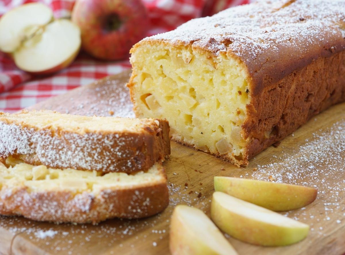 Saftiger Apfelkuchen mit Quark und Rührteig