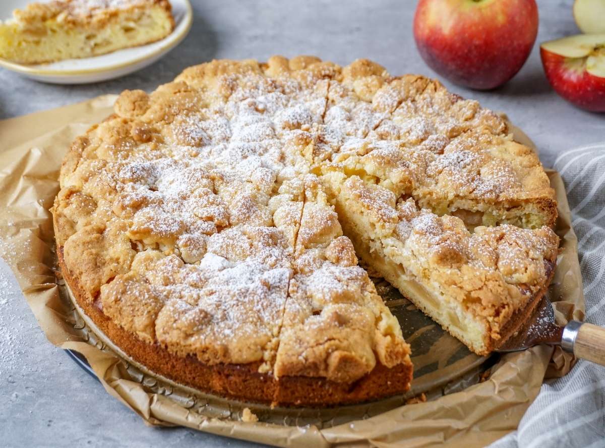 Apfelkuchen mit R&uuml;hrteig und Streusel aus der Springform