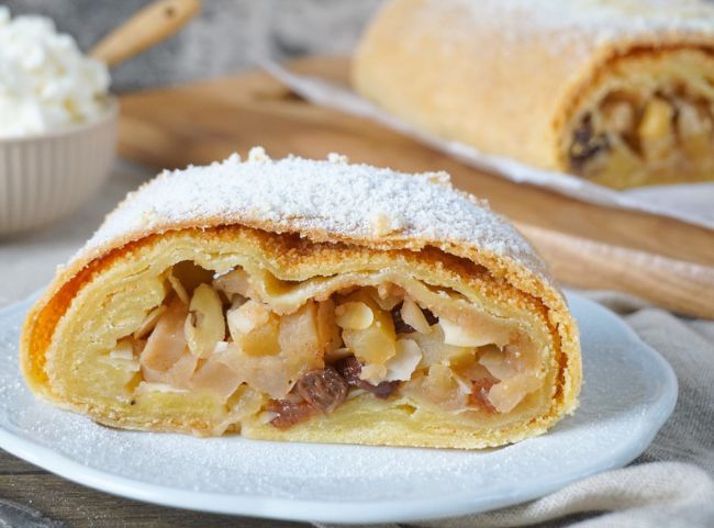 Apfelstrudel nach Omas Art