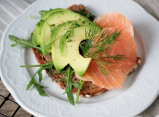Low Carb Fr&uuml;hst&uuml;ck Eiwei&szlig; Brot