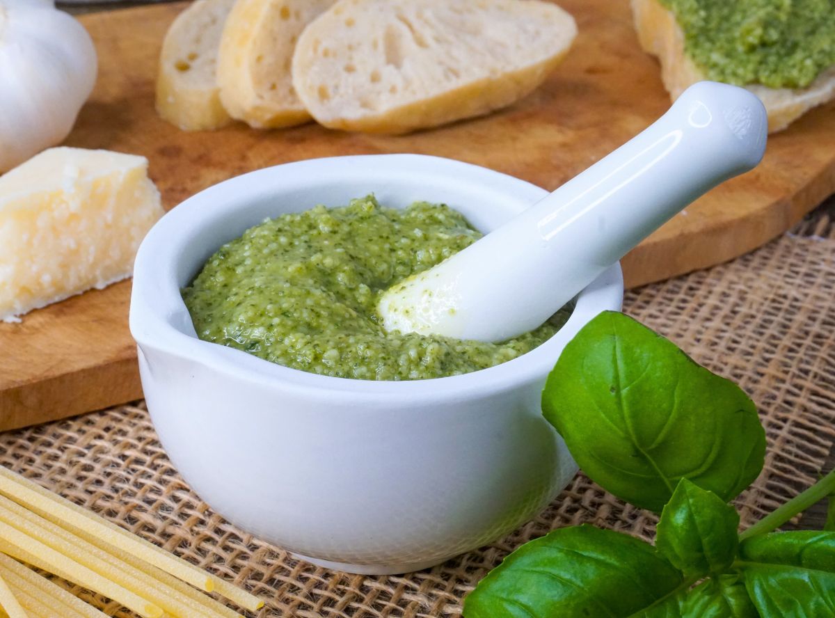 Basilikum-Pesto - einfach & schnell selber machen