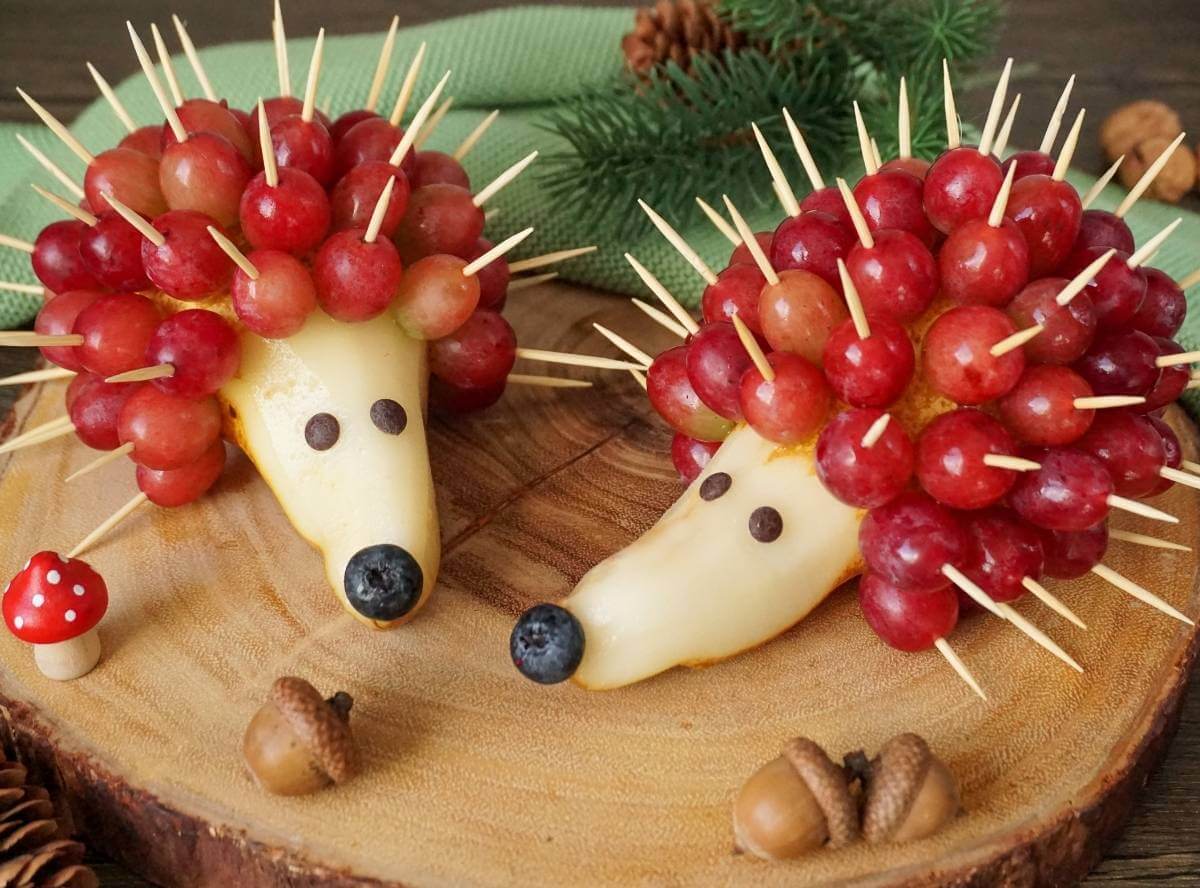 Birnenigel mit Weintrauben