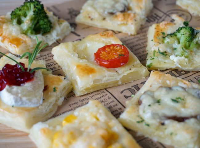 Bl&auml;tterteig-Snacks Frischk&auml;se