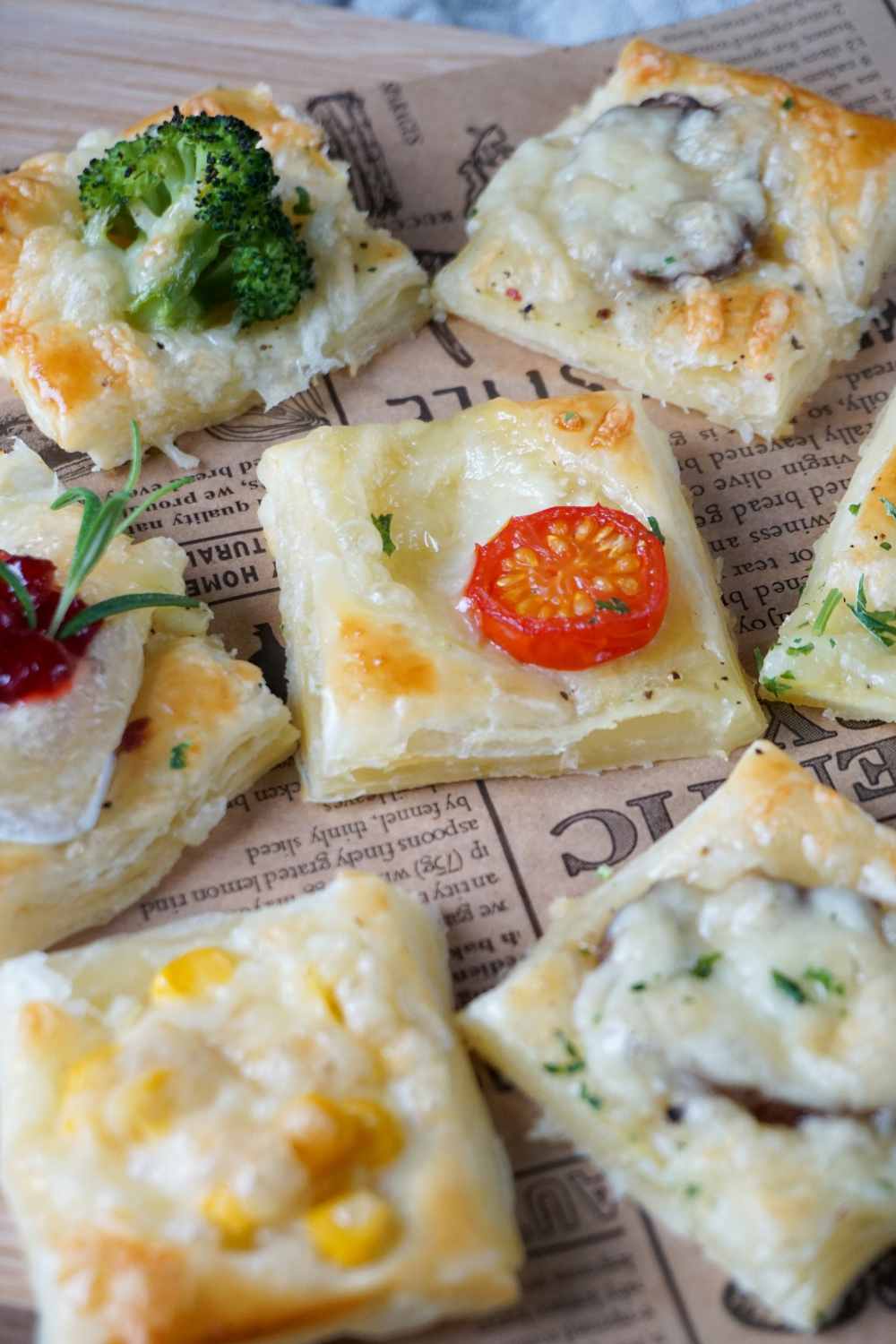 Bl&auml;tterteig Snacks mit Frischk&auml;se