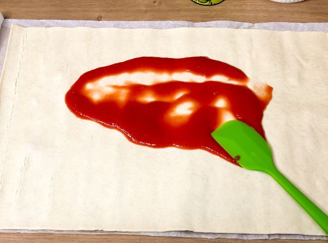 Blätterteigschnecken passierte Tomaten Blätterteigschnecken passierte Tomaten
