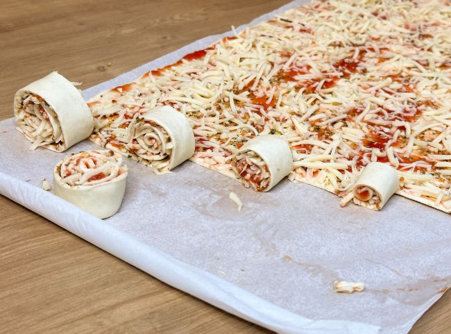Blätterteigschnecken vegetarisch rollen Blätterteigschnecken vegetarisch rollen
