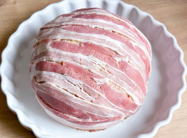 Blumenkohlbombe mit Hackfleisch und Bacon Blumenkohlbombe mit Hackfleisch und Bacon