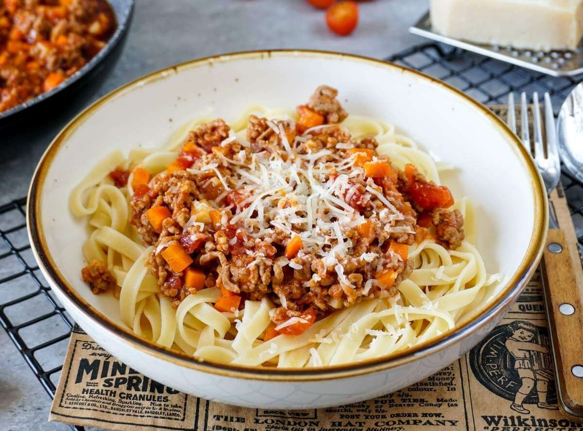 Bolognese So&szlig;e mit Tagliatelle