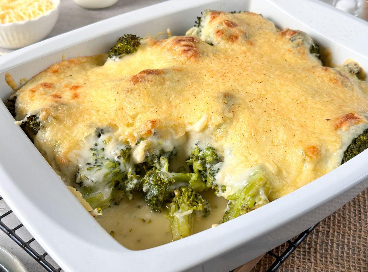 Brokkoli Auflauf mit Käse überbacken