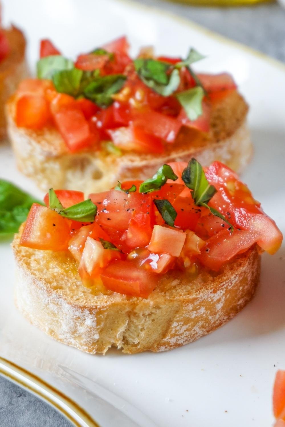 Bruschetta Rezept – original italienisch, einfach lecker Bruschetta Rezept – original italienisch, einfach lecker