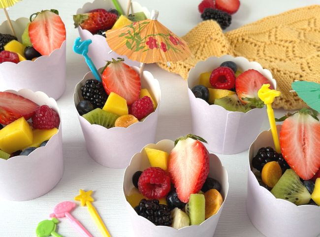 Bunte Obstbecher f&uuml;r den Kindergarten