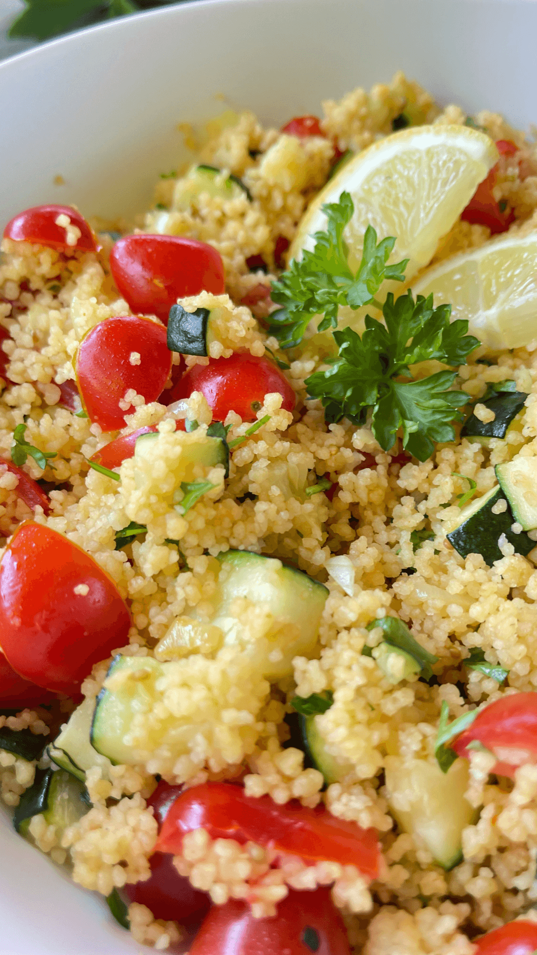 Couscous Salat mit Zucchini Couscous Salat mit Zucchini
