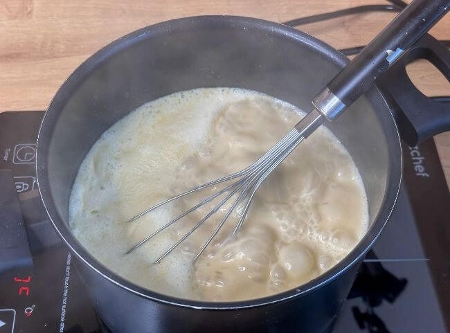 Cremige Knoblauchsuppe - köcheln lassen Cremige Knoblauchsuppe - köcheln lassen