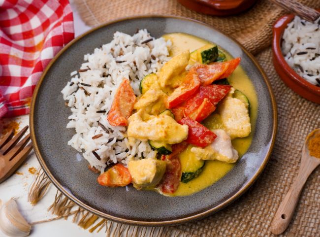 Currysauce Reis Hähnchen Gemüse Currysauce Reis Hähnchen Gemüse