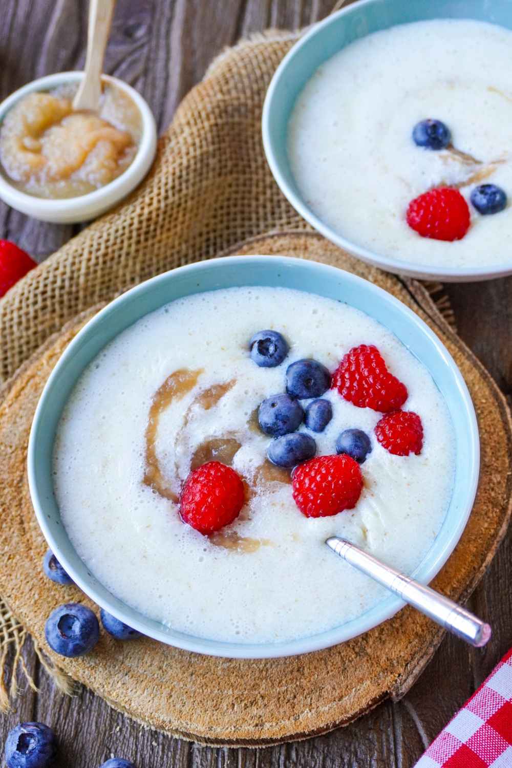 Dinkel Grie&szlig;brei mit Beeren
