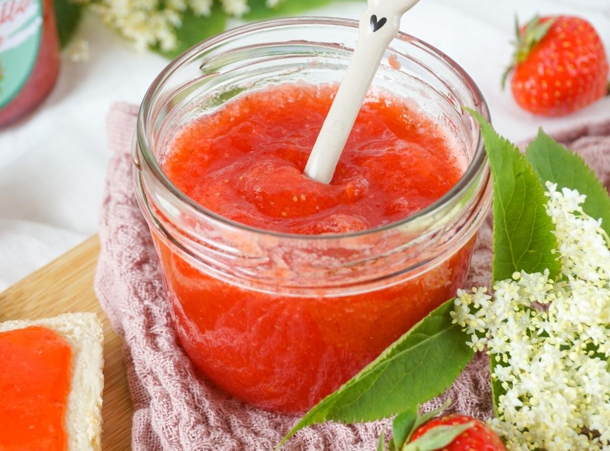 Erdbeer-Holunderblüten-Marmelade