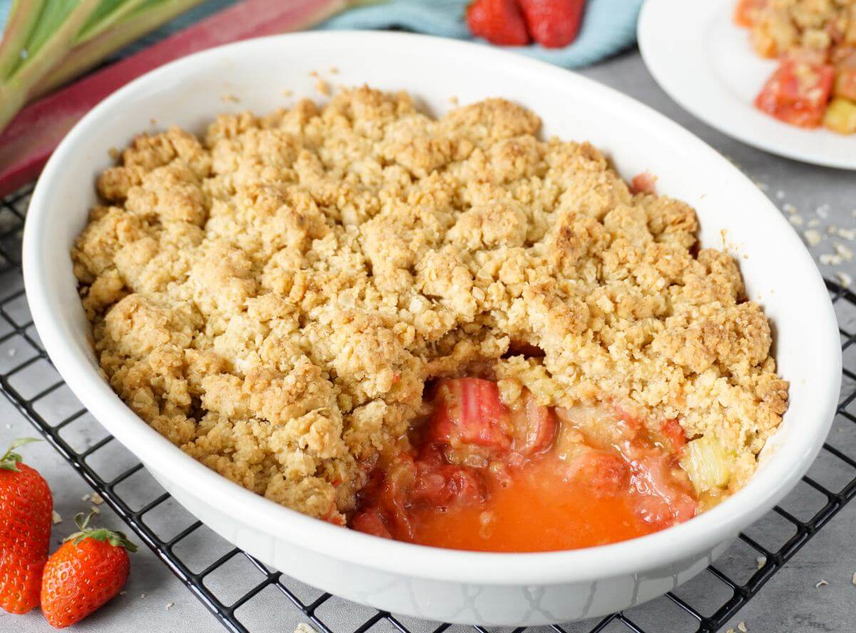 Erdbeer-Rhabarber-Crumble