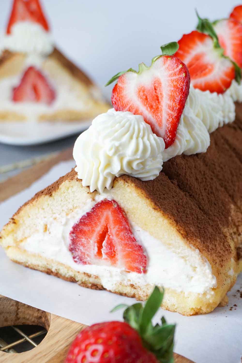 Erdbeer Tiramisu Rolle mit Löffelbiskuits Erdbeer Tiramisu Rolle mit Löffelbiskuits