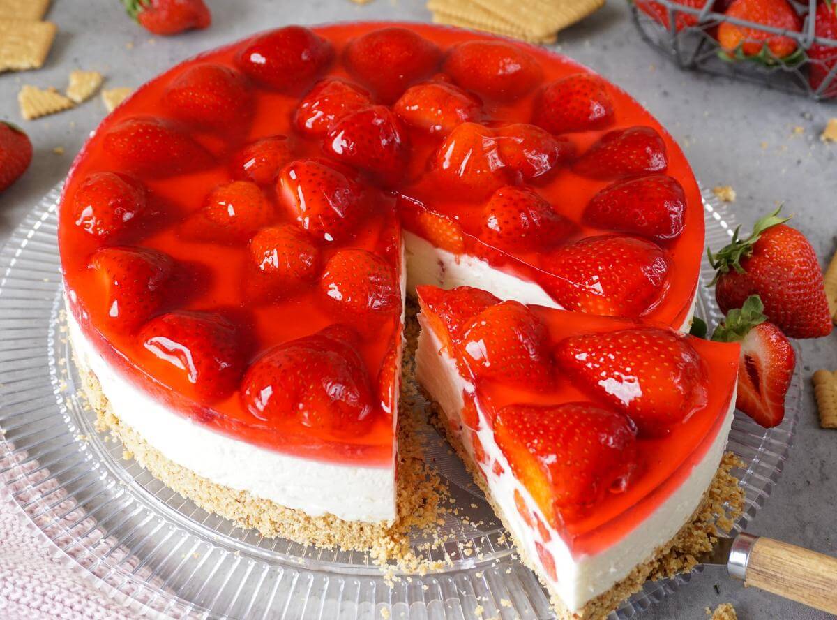 Erdbeerkuchen ohne Backen – einfach erfrischend