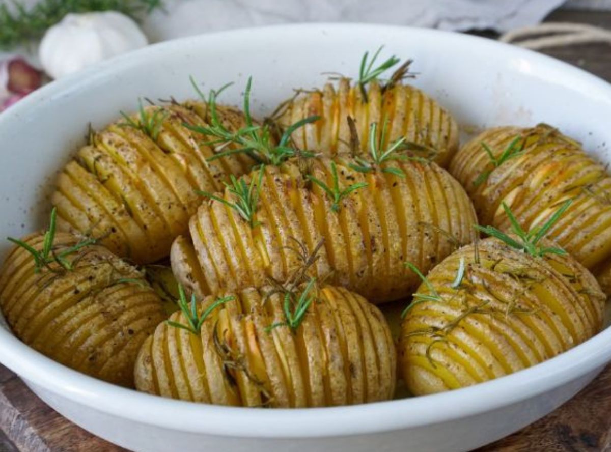 Knusprige Fächerkartoffeln mit Rosmarin