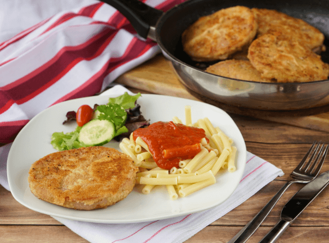 J&auml;gerschnitzel - panierte Jagdwurst nach DDR-Rezept