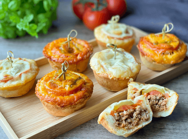 Cheeseburger Muffins - einfaches Rezept mit Pizzateig und Hack Cheeseburger Muffins - einfaches Rezept mit Pizzateig und Hack