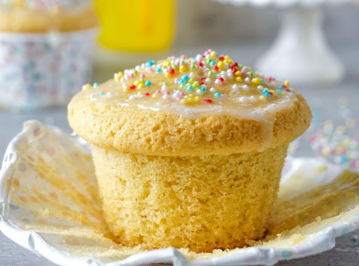 Fanta Muffins aus fluffigem Rührteig