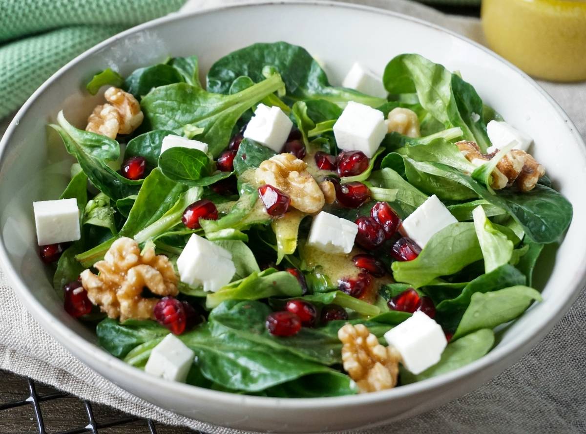Feldsalat Rezept mit Granatapfel & Waln&uuml;sse