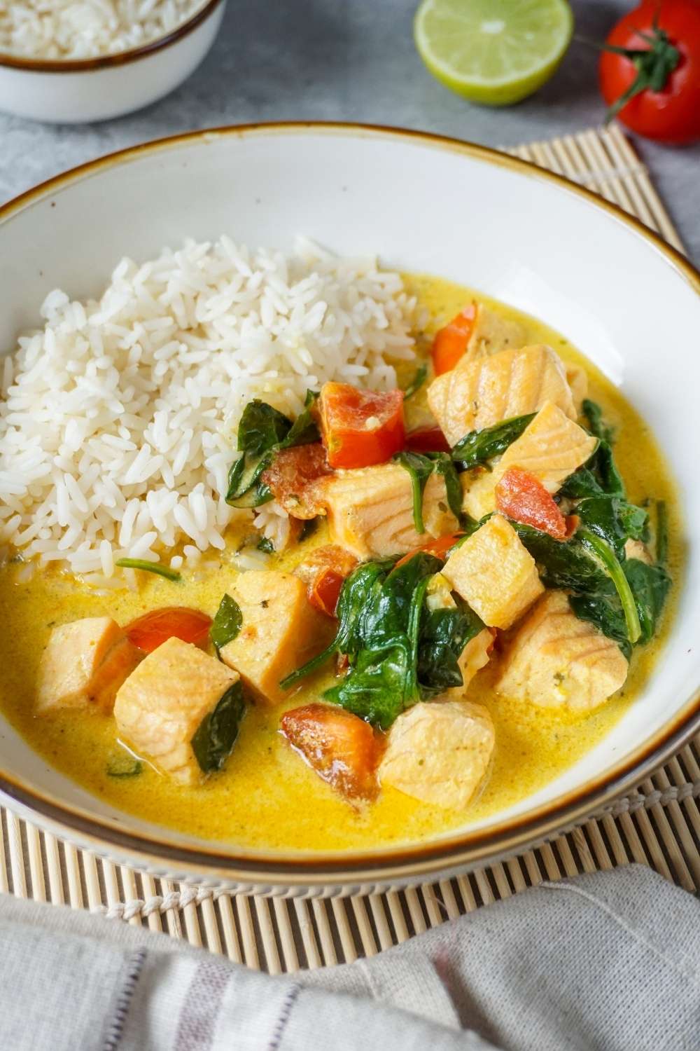 Fischcurry mit Tomaten und Kokosmilch Fischcurry mit Tomaten und Kokosmilch