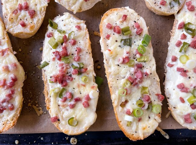 Flammkuchen Br&ouml;tchen Creme Fraiche