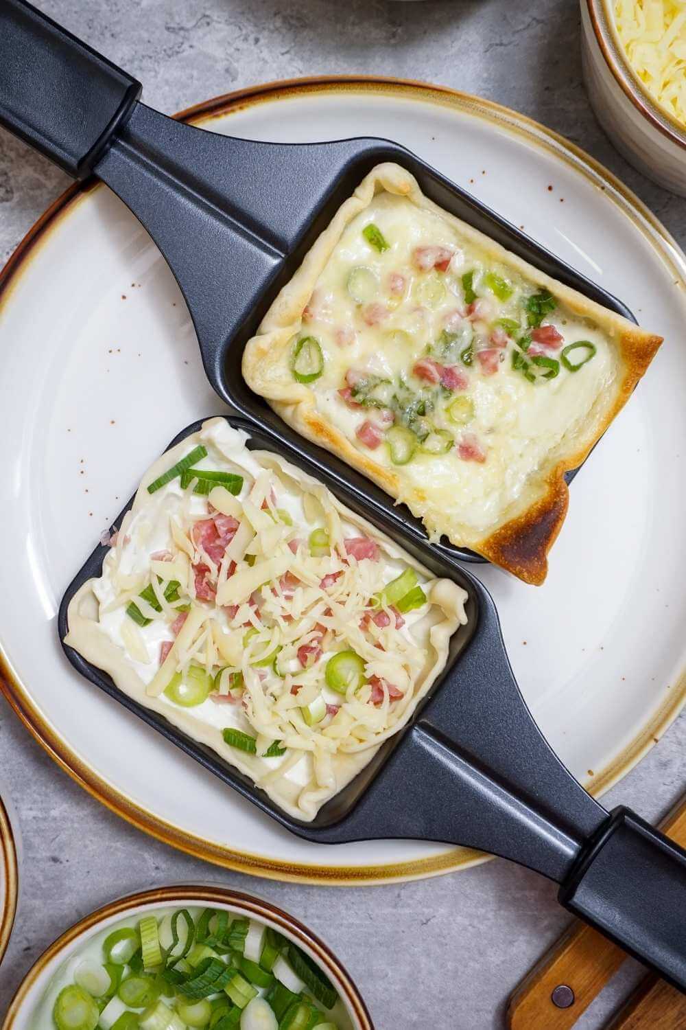 Flammkuchen Raclette: Der Knusper-Hit fürs Pfännchen! Flammkuchen Raclette: Der Knusper-Hit fürs Pfännchen!