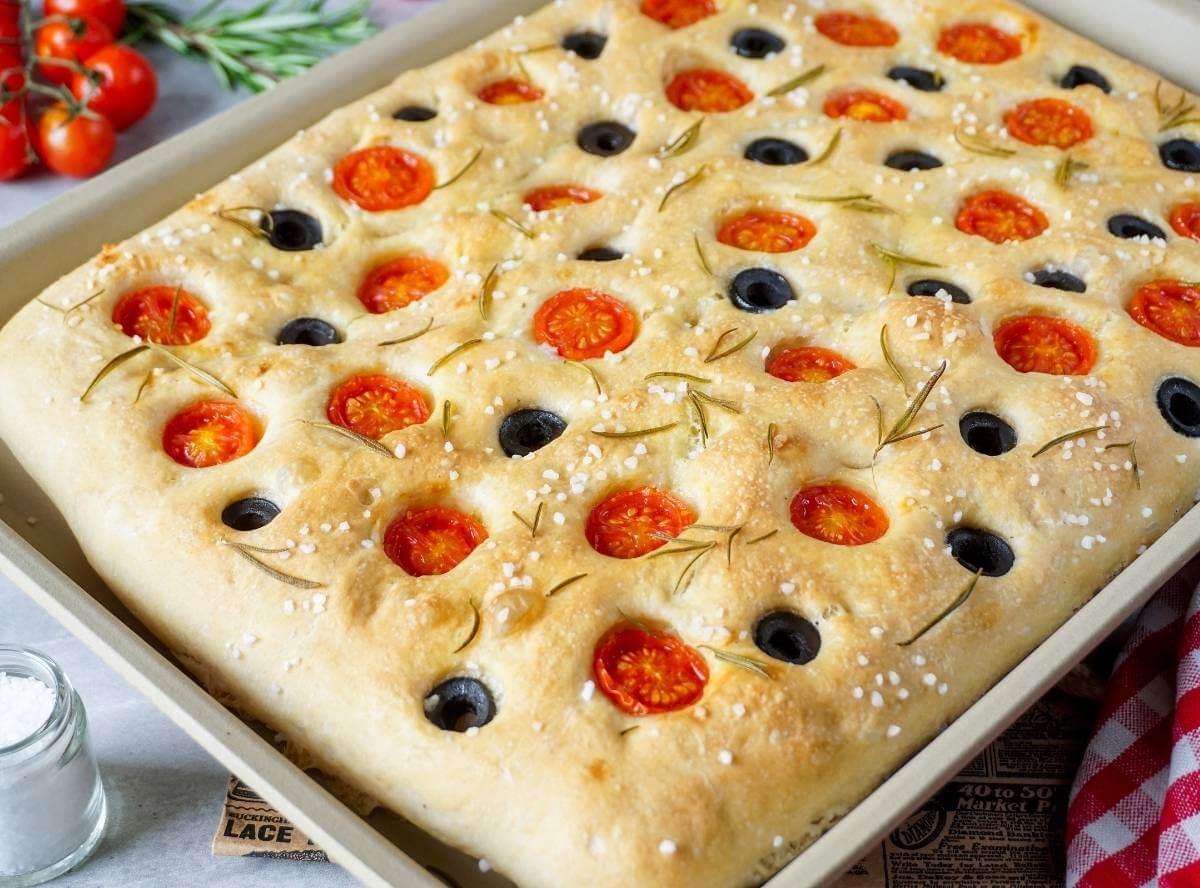 Focaccia mit Tomaten