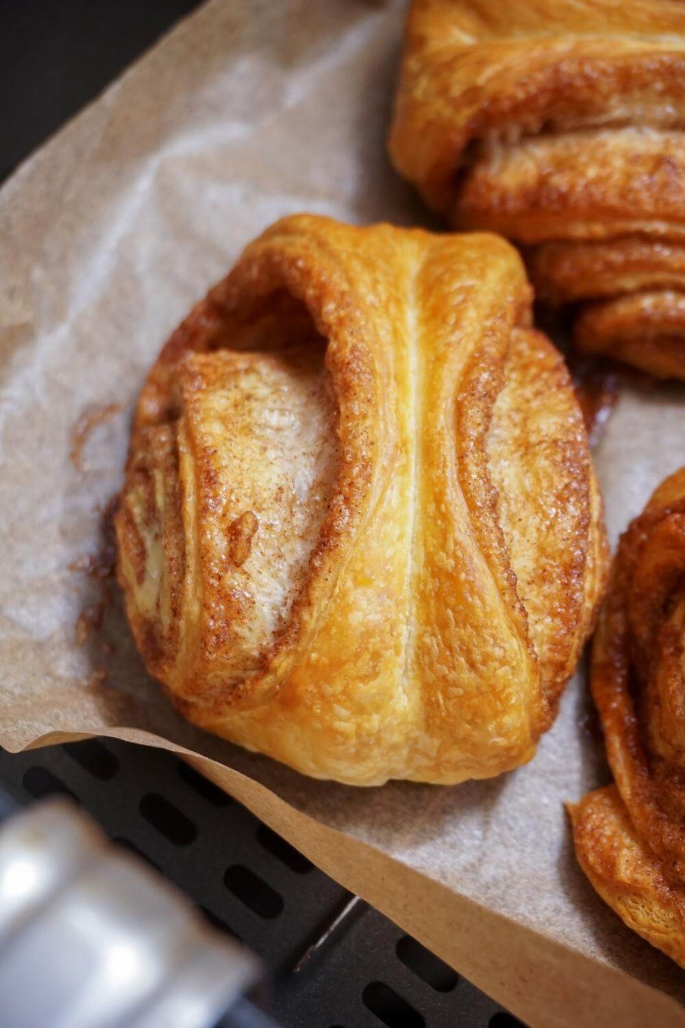 Schnelle Franzbrötchen aus der Heißluftfritteuse Schnelle Franzbrötchen aus der Heißluftfritteuse