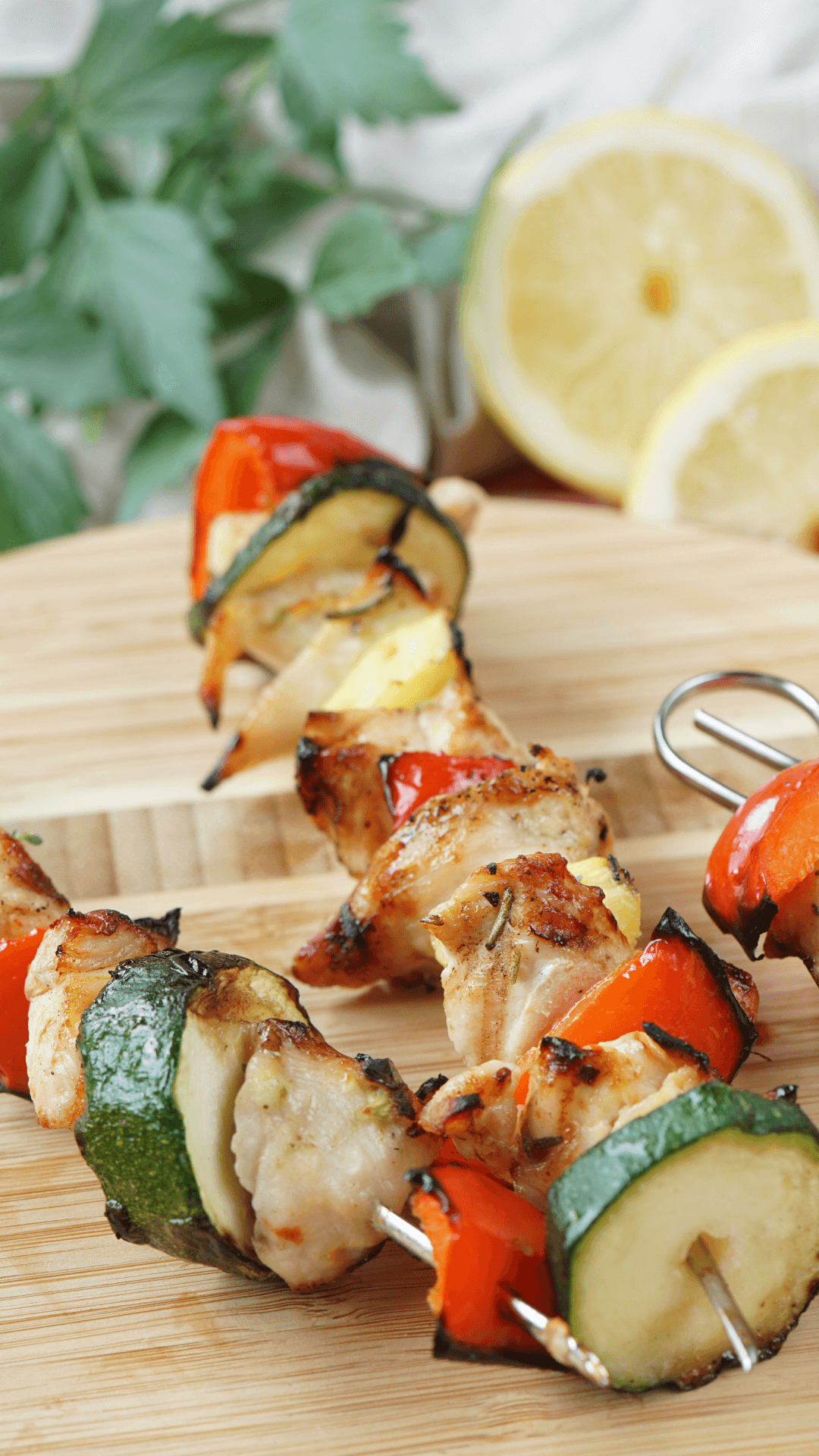 Hähnchenspieße – einfach mariniert für den Grill Hähnchenspieße – einfach mariniert für den Grill