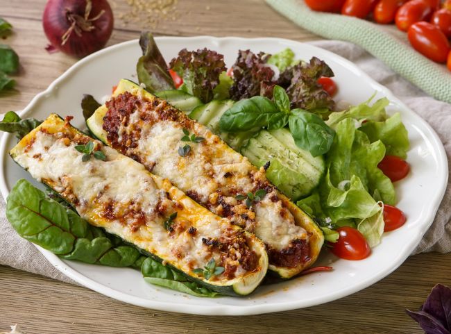 gefüllte Zucchini mit Hackfleisch low carb gefüllte Zucchini mit Hackfleisch low carb