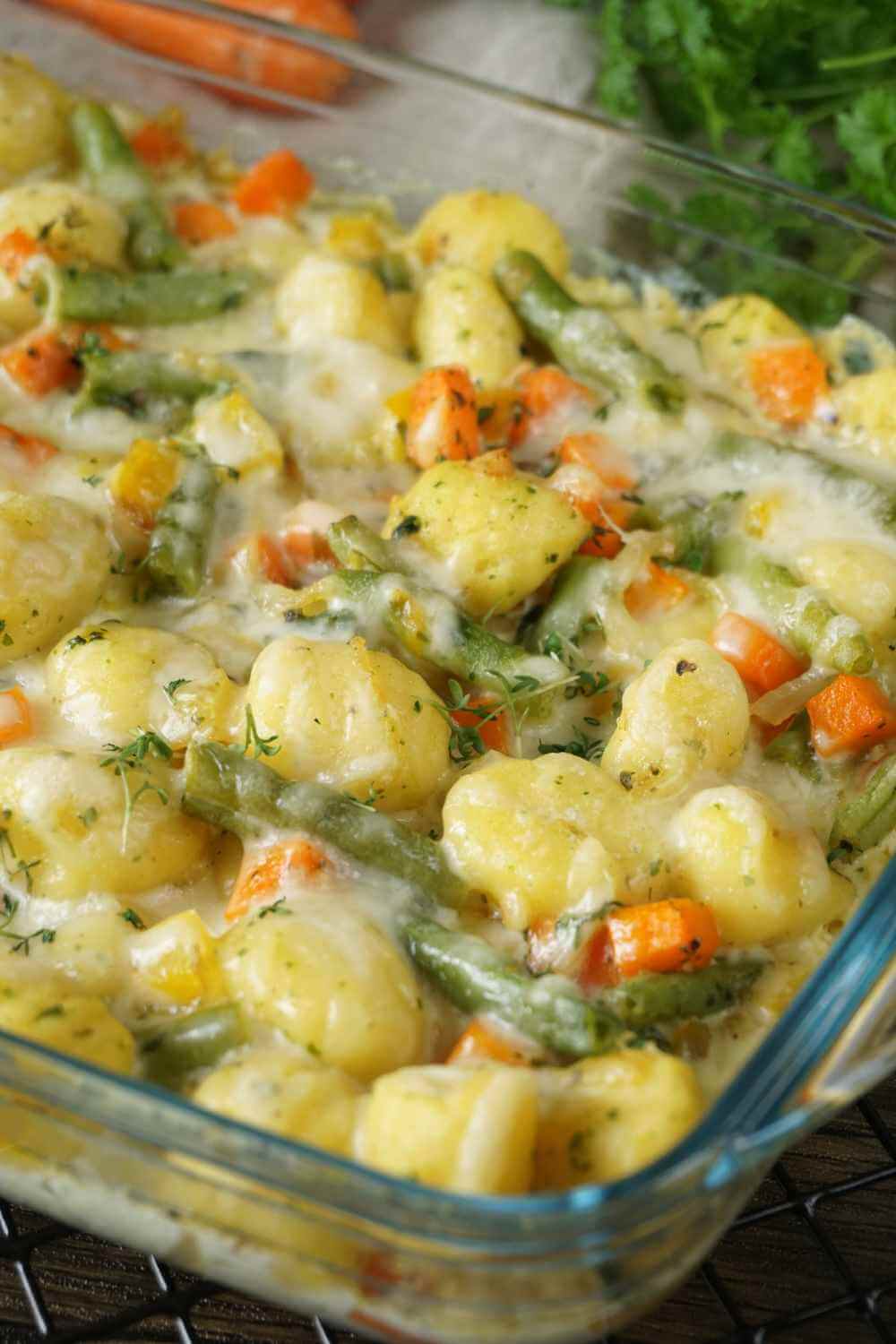 Einfacher Gnocchi-Auflauf mit buntem Gemüse Einfacher Gnocchi-Auflauf mit buntem Gemüse