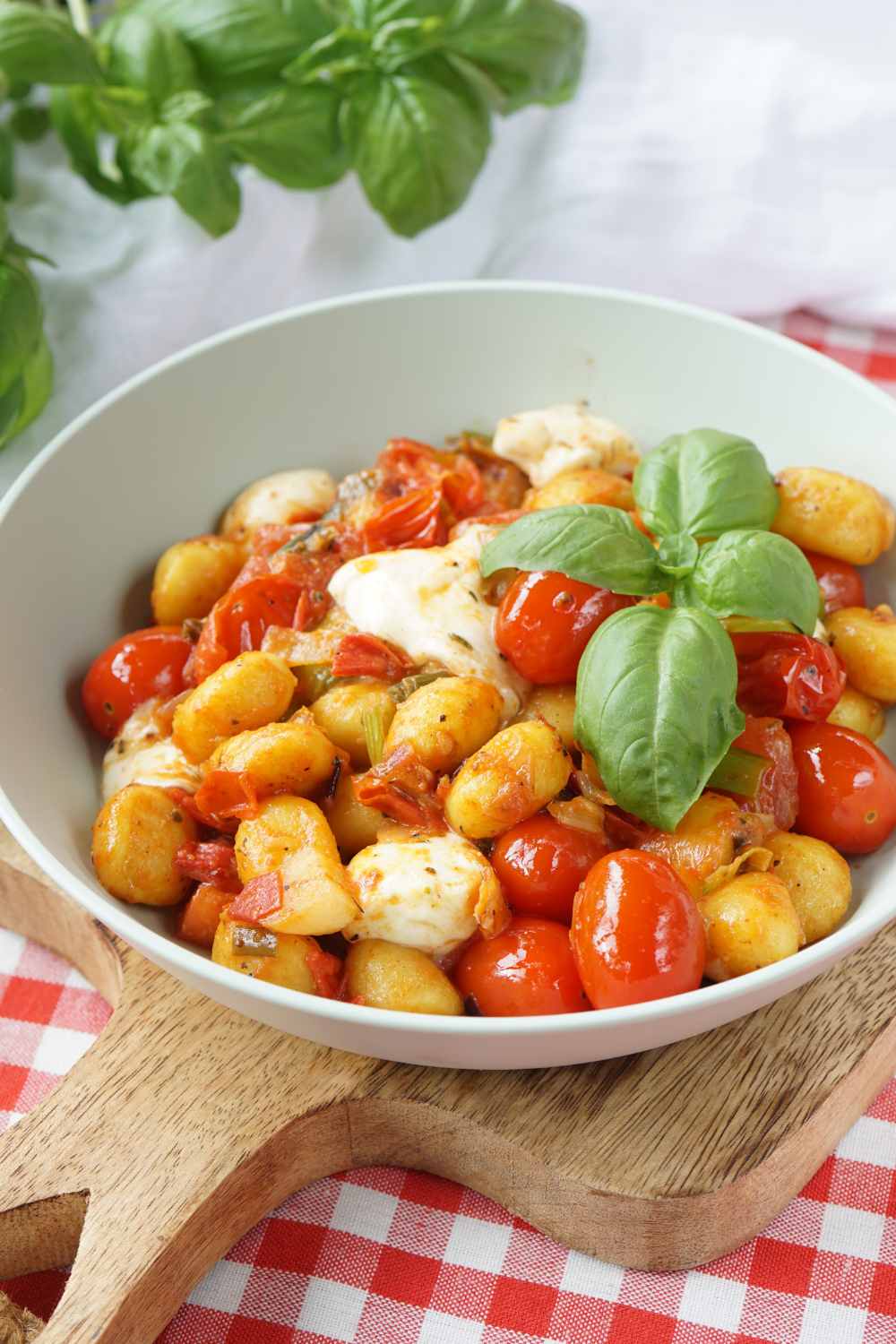 Gnocchi Pfanne Tomate-Mozzarella Gnocchi Pfanne Tomate-Mozzarella