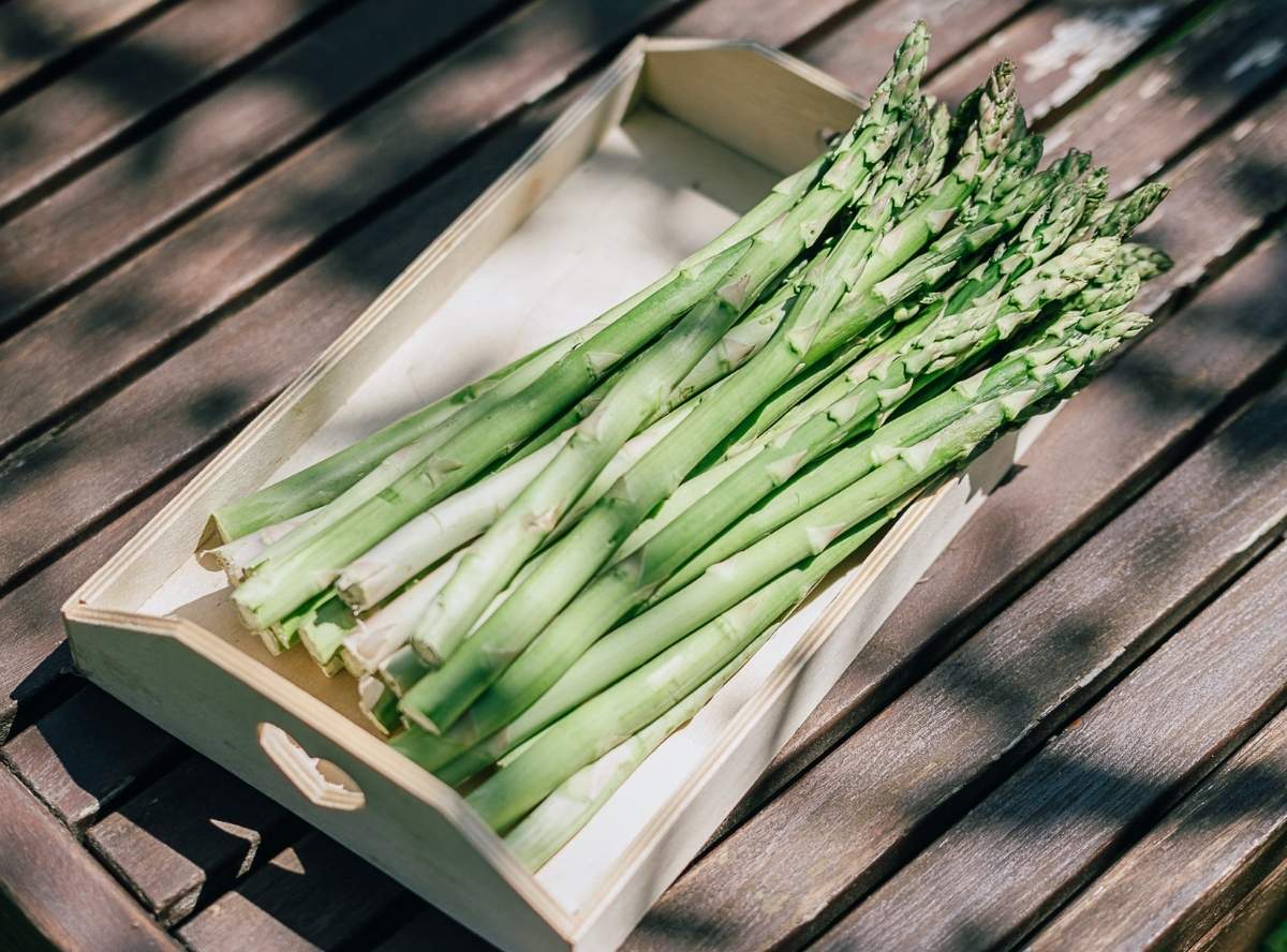 Gr&uuml;ner-Spargel
