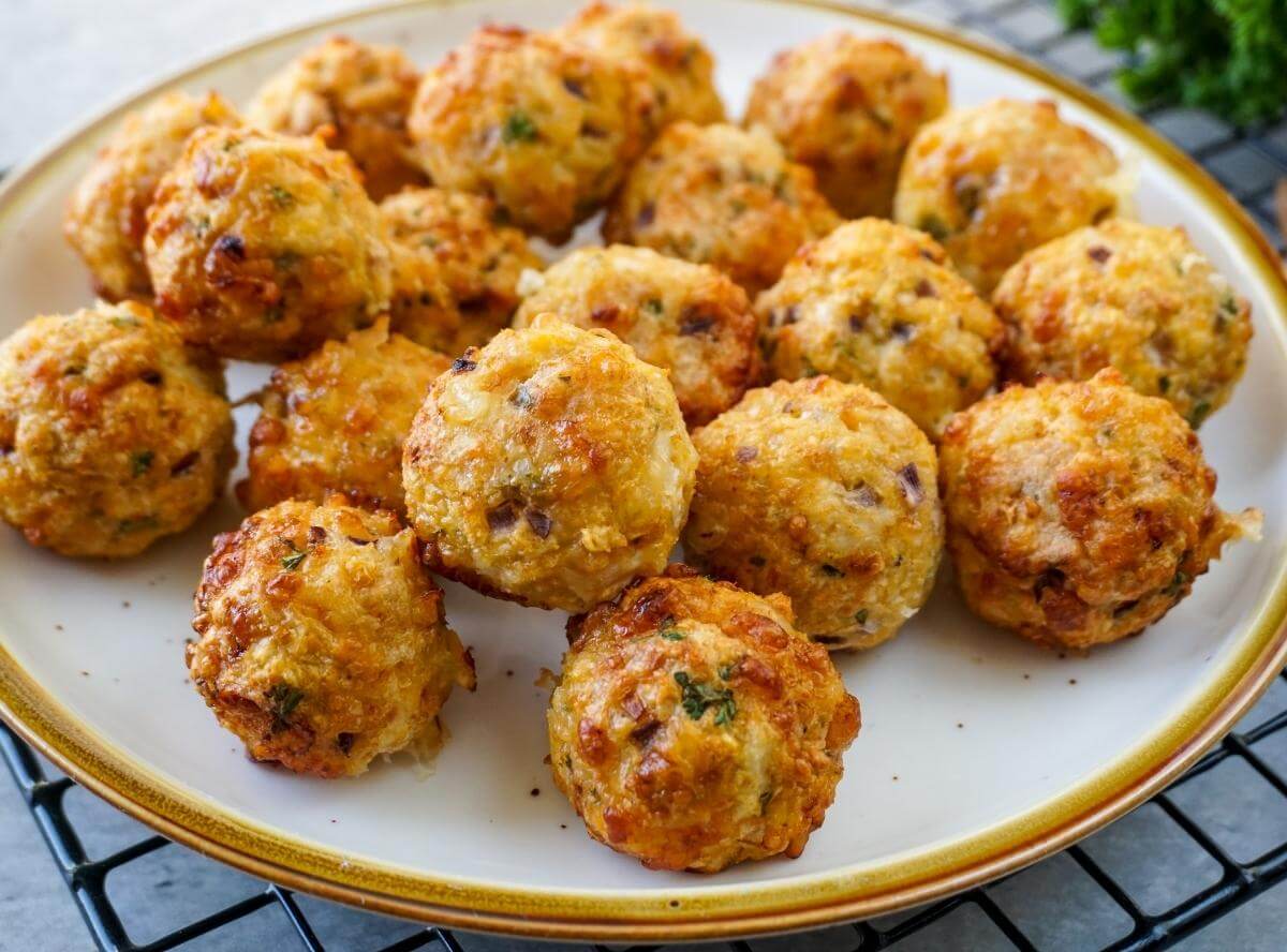 Hähnchenfrikadellen mit Käse aus der Heißluftfritteuse
