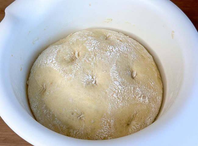 Hefeteig im K&uuml;hlschrank Rezept