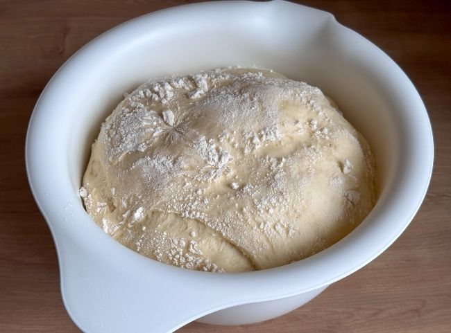 Hefezopf Teig ausruhen lassen Hefezopf Teig ausruhen lassen