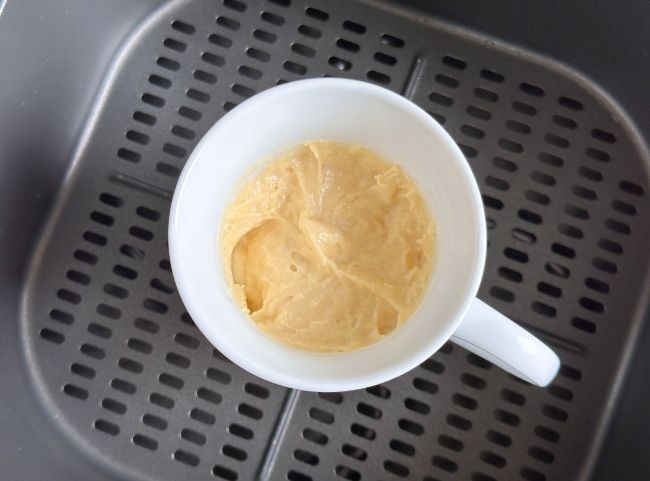 Heißluftfritteuse Kuchen in Tasse backen Heißluftfritteuse Kuchen in Tasse backen