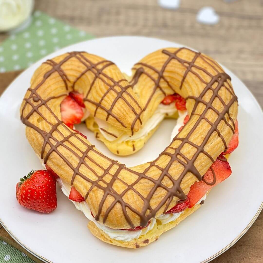 S&uuml;&szlig;e Herzen zum Valentinstag backen