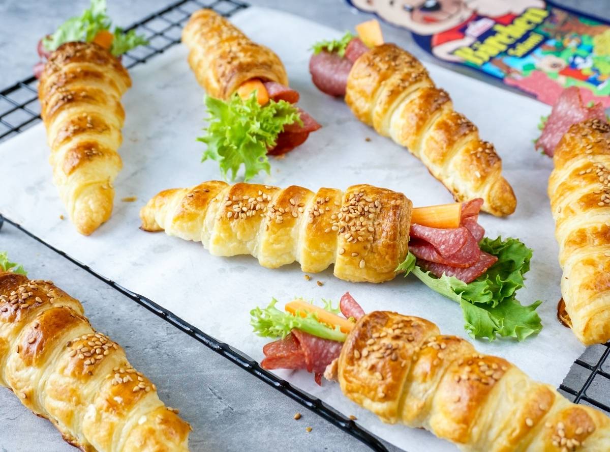 Herzhafte Blätterteig-Schultüten-Snacks mit Salami