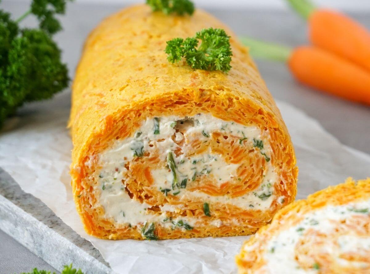 Herzhafte Möhrenrolle mit Frischkäse
